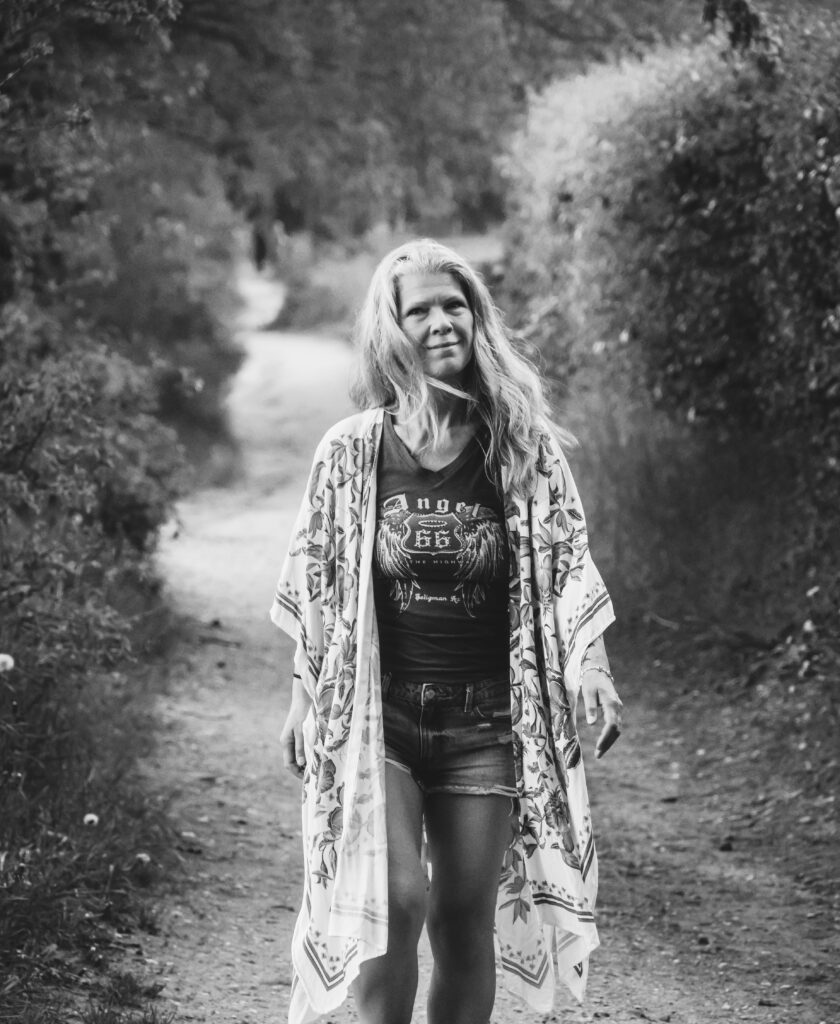 Ingrid van Eijk, deskundige in watervasten en leefstijl, ondersteunt vrouwen in natuurlijk herstel